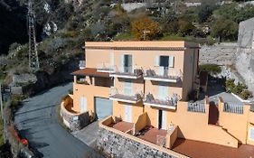 L'eros blu di Giulia Albergo